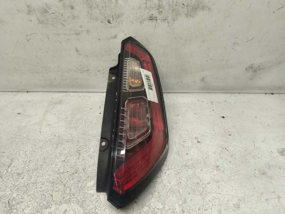 FEU ARRIERE DROIT FIAT PUNTO 1/2012+ / PUNTO EVO 11/2009-2012 - Vue 1